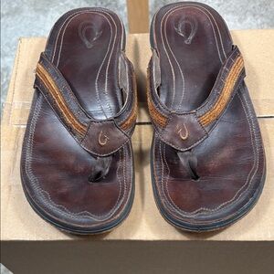 Olukai Men's Brown Leather Flip Flops, Size 10